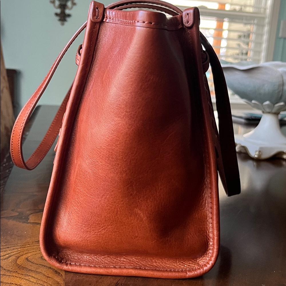 NWT HOBO Expedition Tote -Pecan Ridge. Beautifully crafted leather. - Picture 6 of 10